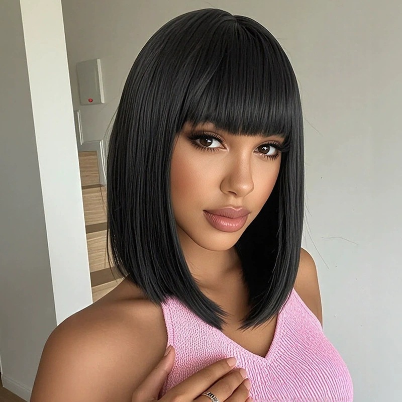 Wig Fiber Net - Fashionable women's short black bob straight